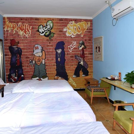 Dunhuang 8090 Guest House Exterior photo